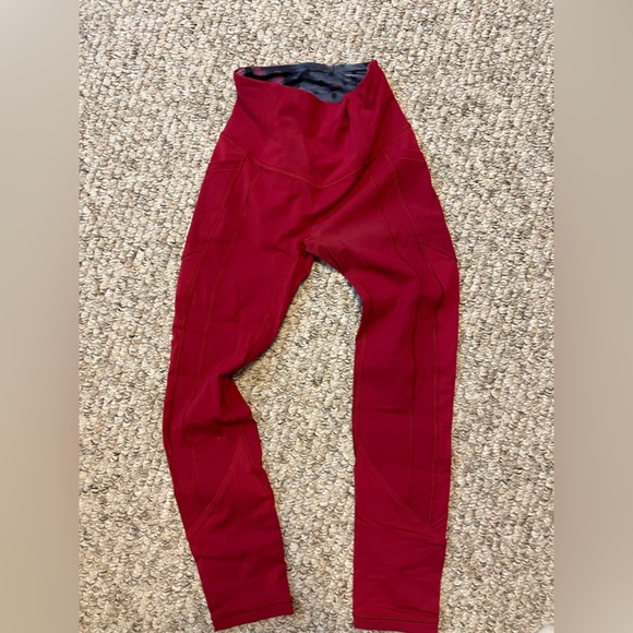 lululemon red leggings size 0 - Picture 3 of 3